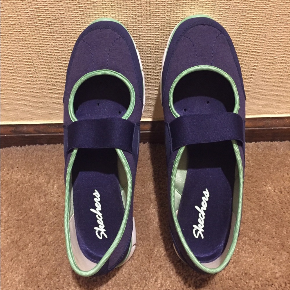 Skechers slip-ons